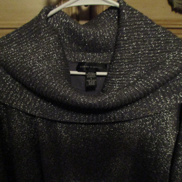 Sweater - Picture 4 of 5